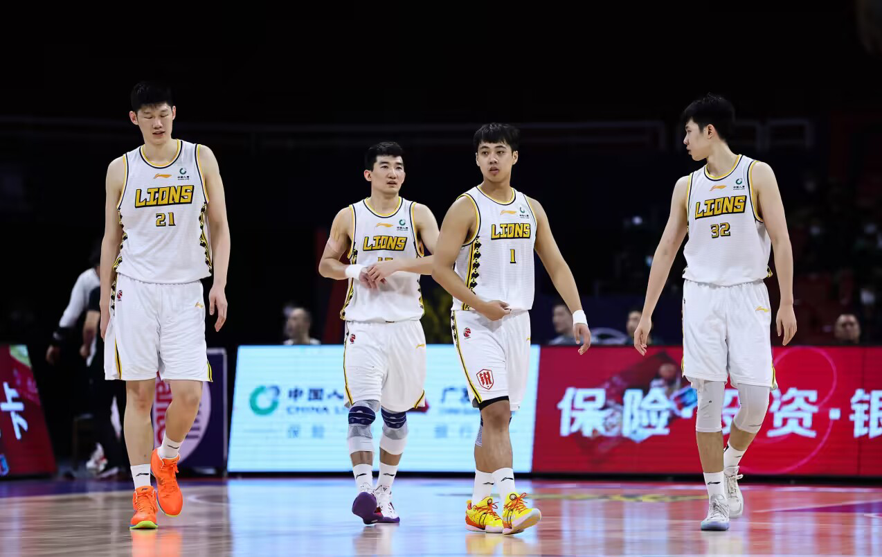 🏀新疆vs广厦前瞻：联盟第一勇闯魔鬼主场 豪强对话细节决定成败